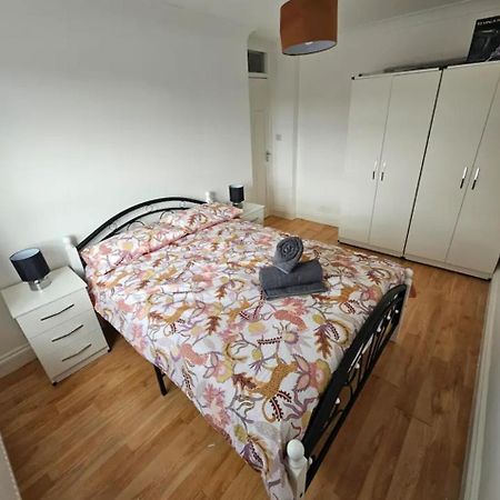 Appartamento New Flat Next The Tube And Connections To The Centre Londra Esterno foto